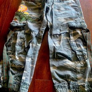 Cropped camp embroidered Pants